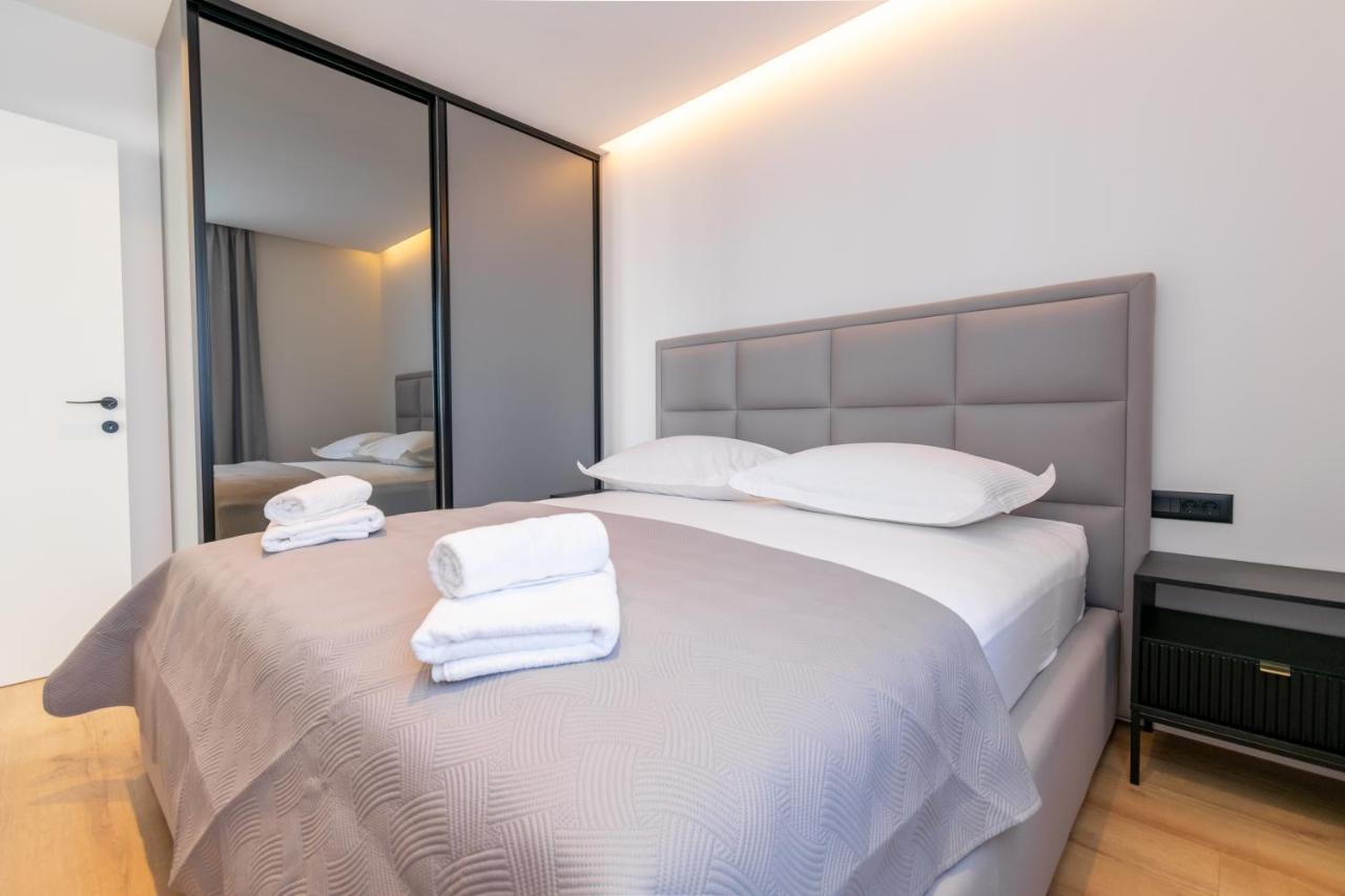 Apartmani Pino Baška Voda Exterior foto